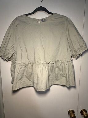 H&M Light Sage Short-Sleeve Peplum Blouse